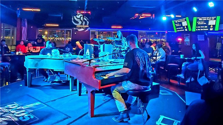 SLASHED!: Large Bar Glenwood S.