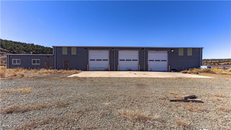 Prime Commercial Real Estate: 9,200 Sq Ft Complex with Office & Shop