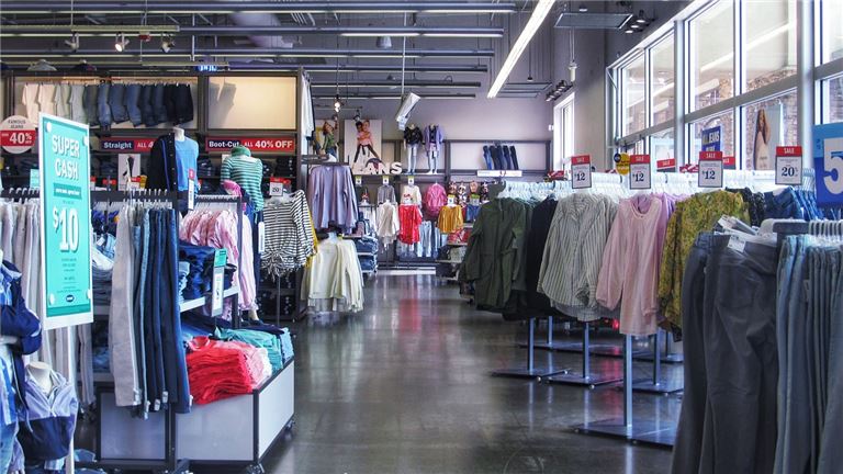 Established Profitable Secondhand Clothing Store for Sale