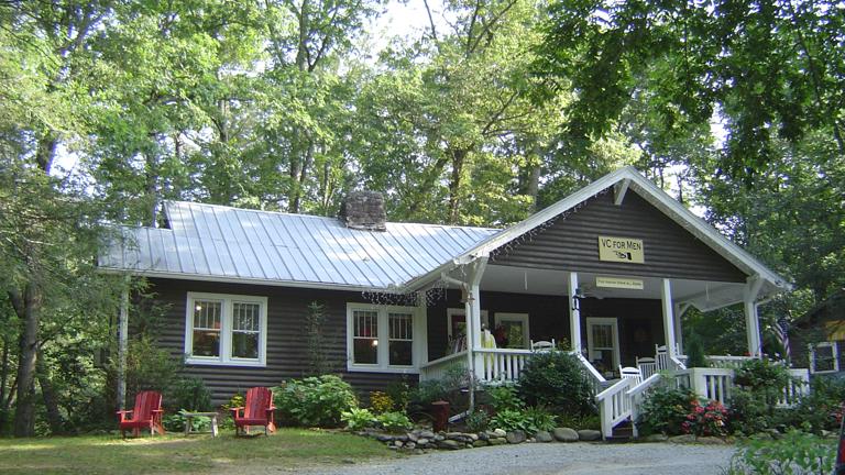 Vic's, The Men's Store Front