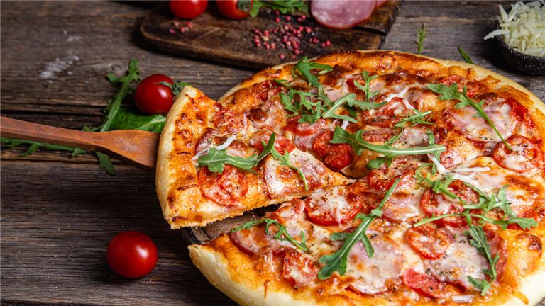 Italian Restaurant/Pizzeria In The Heart Of Queens