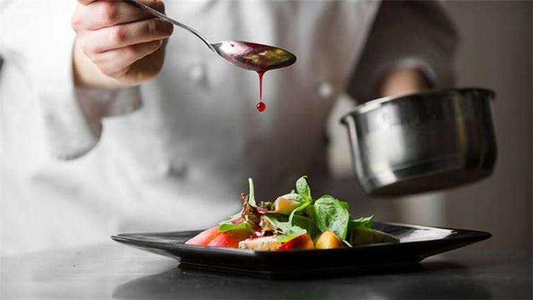 Simsbury Restaurant w/ Real Estate