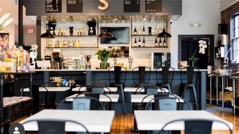 4400sf Mt. Pleasant Full Service Restaurant with Large Outdoor Patio