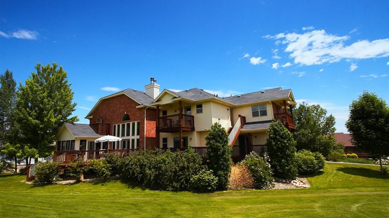 Holistic/Wellness  Addiction Treatment Center