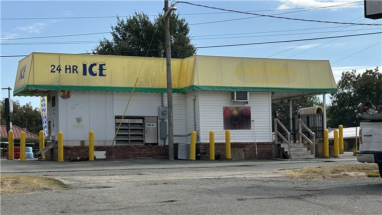 This is The Location!!  Prime Commerical Real Estate!