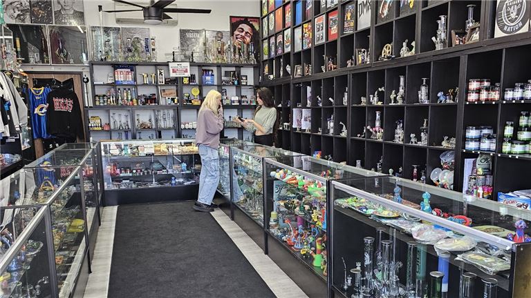 Profitable and well- loved smoke shop in Prime Location!