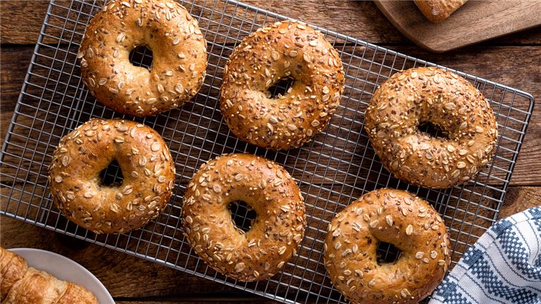 Beautiful Bagel Store With Liquor License For Sale