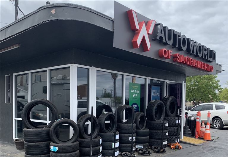 Profitable Full-Service Auto Business in Prime Location!