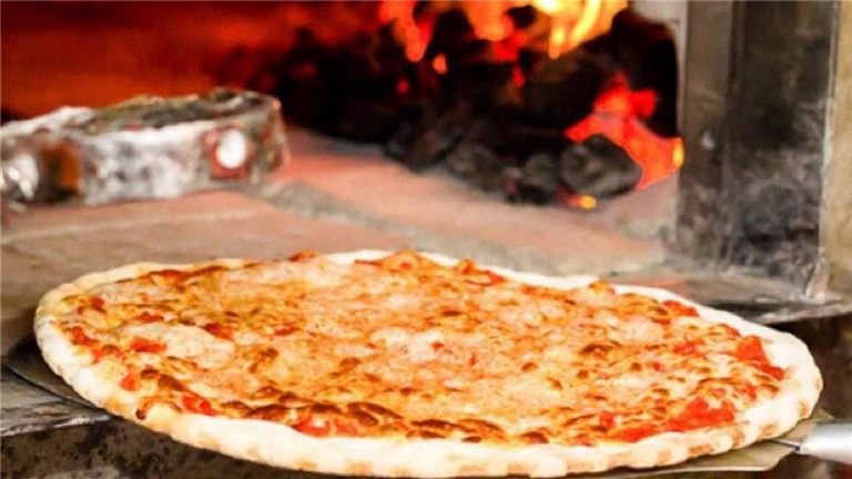 Well Established Pizzeria and Restaurant For Sale