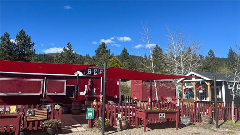 Food Trailer Restaurant with Real Estate