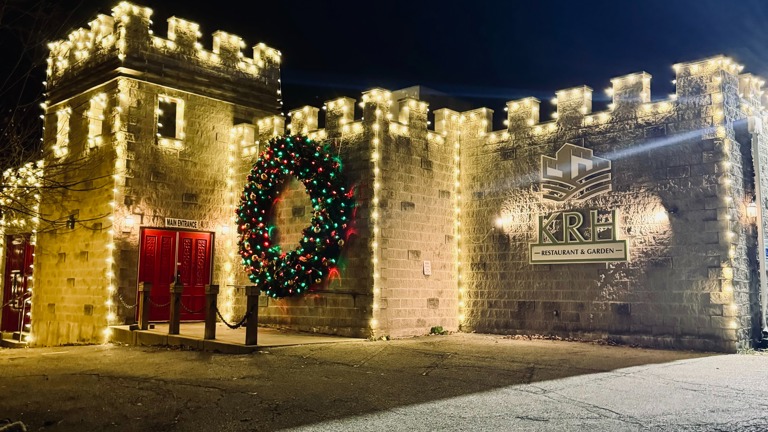 50 Year Old Landmark Restaurant - Cash Flow Positive