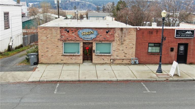 Business & Building available in downtown Colville
