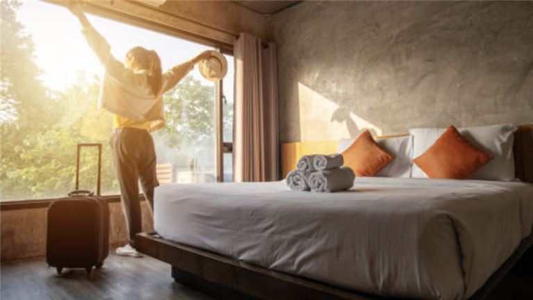 Historic 19 Room Inn with Endless Possibilities in Central IL