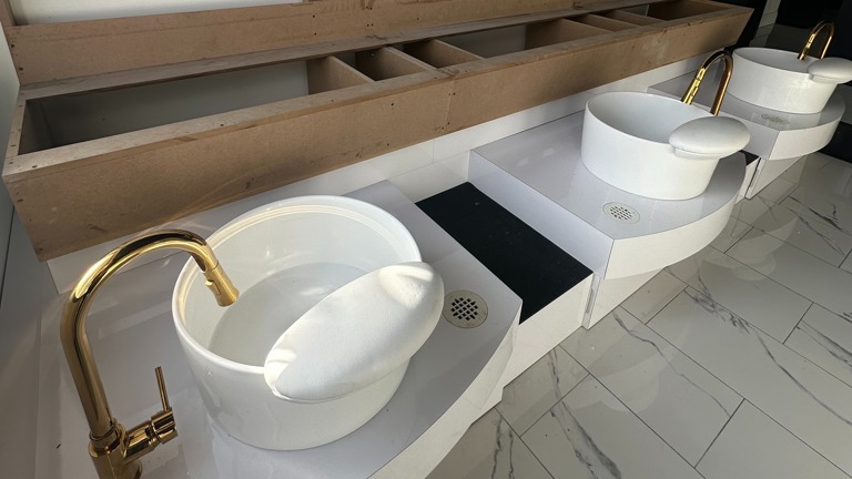 Salon, Nail, Body sculpting studio