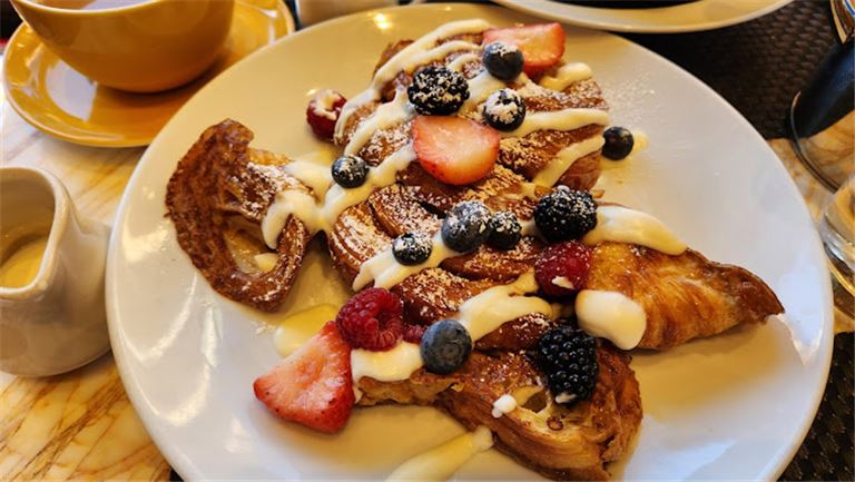 Breakfast/Brunch Place with Short Hours and Huge Upside!