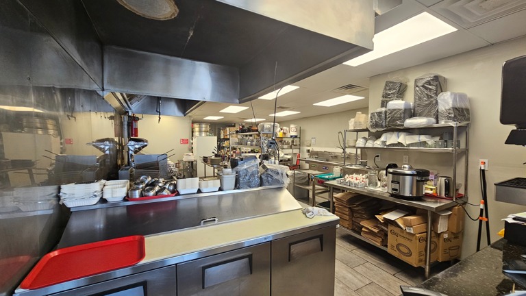 Super Low rent !! Turn-key Restaurant