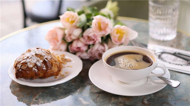 Full Service Café in Shadyside