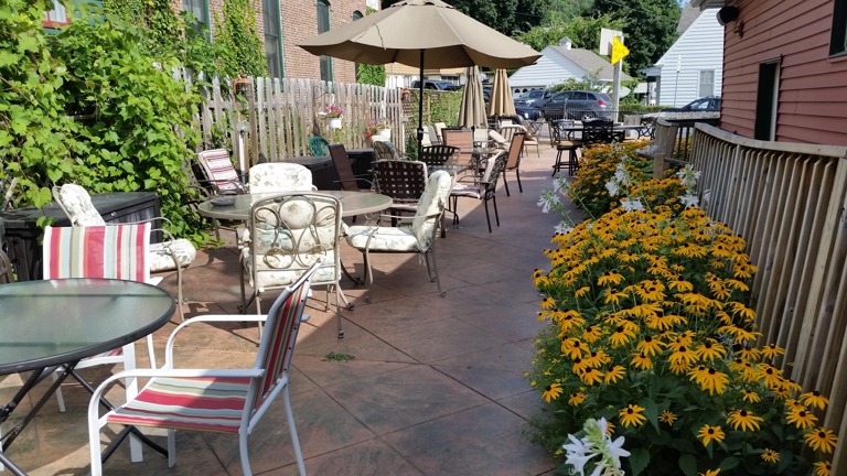 Patio at Frog 