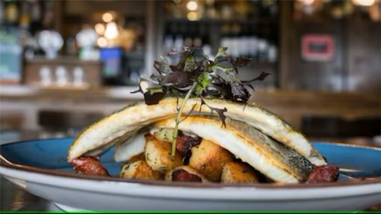 Seafood Restaurant - High Volume, Help Run