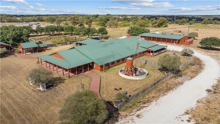 Rustic Banquet Hall/Restaurant / Dance Hall on TX-105 Navasota, TX