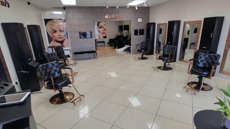Established Beauty Salon in Prime Poway Location