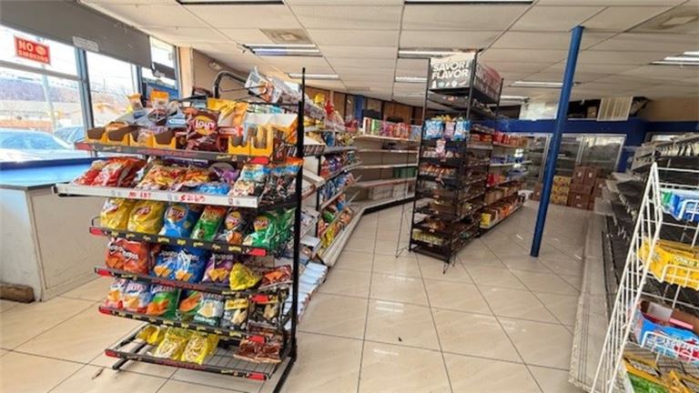 Atlanta C-Store with Property for $1.49M!