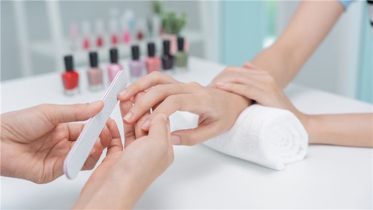 Nail Lounge & Spa – Turnkey Business with a Great Lease!