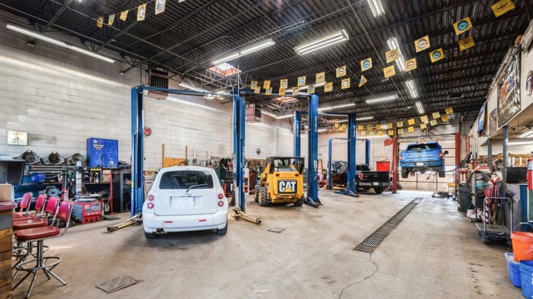 Turnkey Established Auto and Transmission Biz including Real Estate