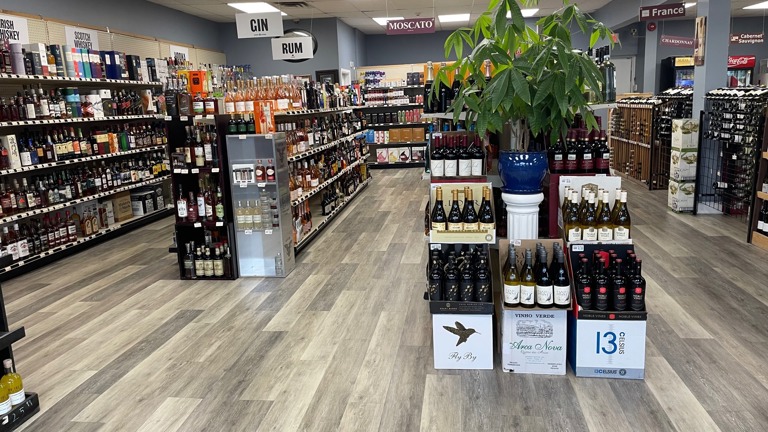 Amazing Location with Great Local Following!