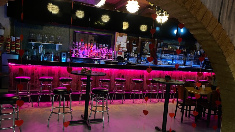 Profitable Established Sportsbar & Comedy Club, 4 sale  w/#6 License