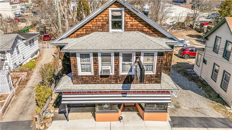 Restaurant Near sub base - busy!
