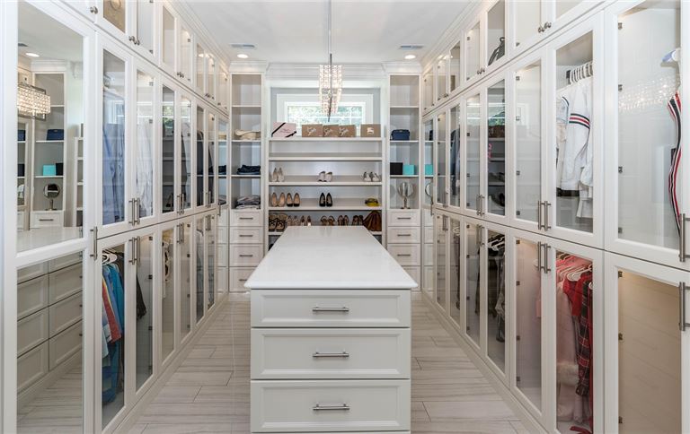 Custom Closet Design and Installation