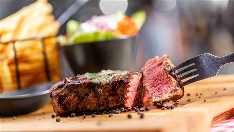 Restaurant and REAL ESTATE for Sale – $2.2mil in Sales 2024