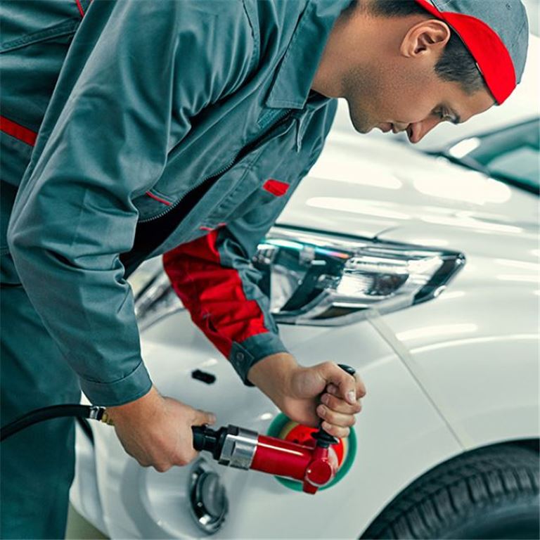 Body Shop with Real Estate, Very Successful in Great Location