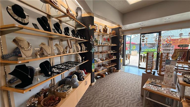 Popular Kapaa Retail Store for sale - motivated seller!