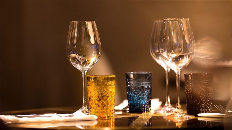 Pioneer Square Turnkey w/ Bar