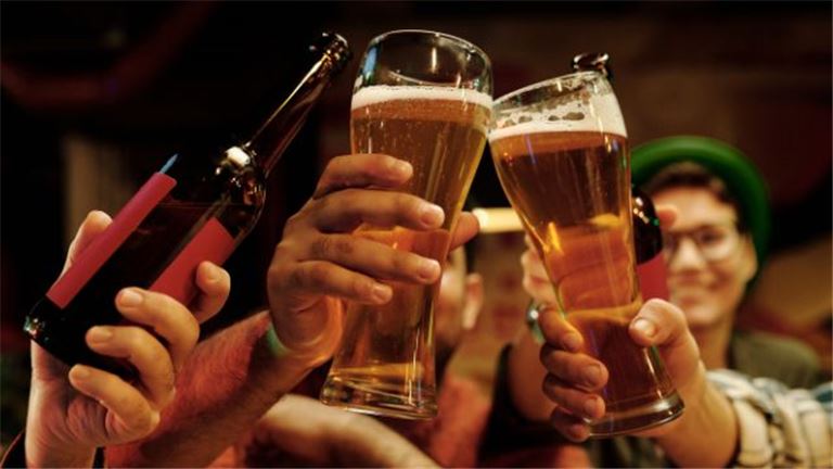 Established Dive Bar in east San Diego with type 48 license.