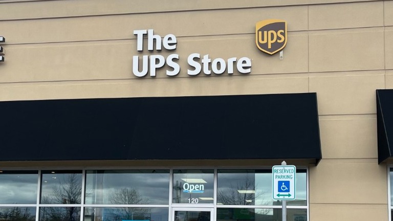 The UPS Store - Noblesville, IN - REMODELED!