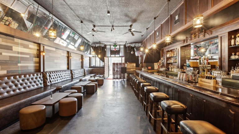 1st Floor - Main Bar