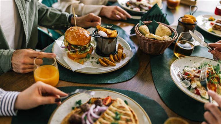 Fully Equipped Turnkey Restaurant for Sale - Full Liquor License