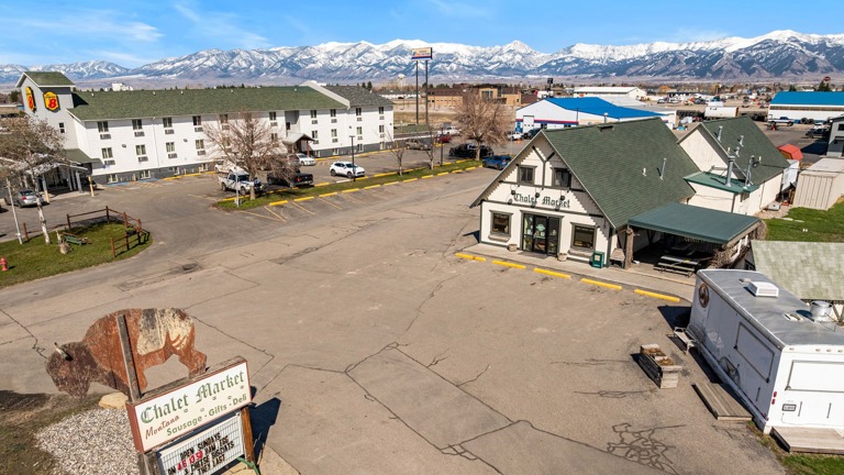 160 ft of Jackrabbit Lane frontage