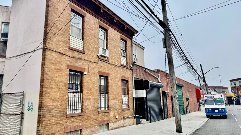 Warehouse with Mixed Use Space for Offices