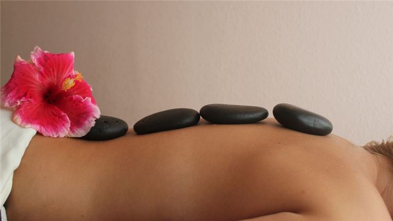 Thriving Day Spa & Healing Center with Commercial Real Estate in Hawai