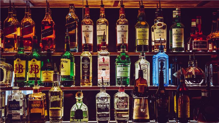 Big liquor store with 15,000SF property