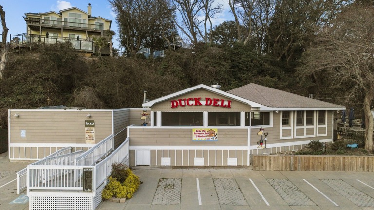 A Landmark Restaurant in Duck