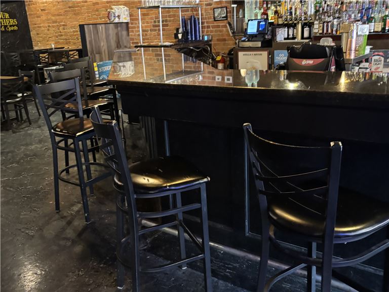 Bar-Restaurant Clinton Twp area