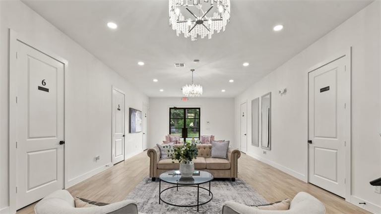 Salon Space with Medical Office Potential