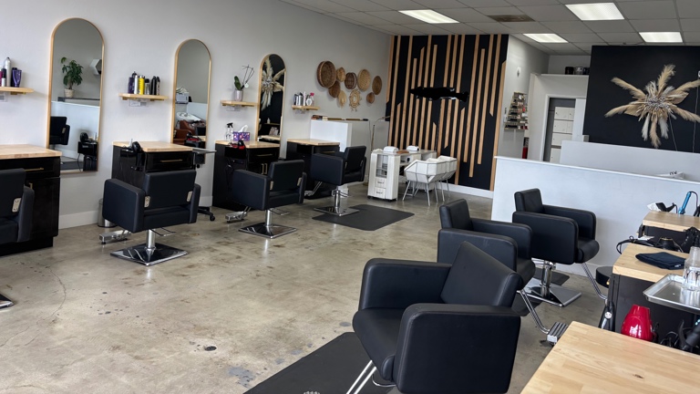 8 Stations, 2 Nail Stations, One Private Nail Station