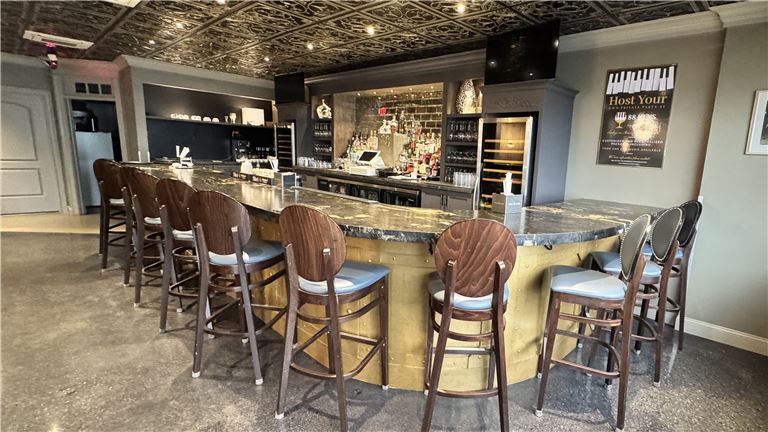 **Beautiful Watertown Bar/Lounge/ Cigar/Event Space**