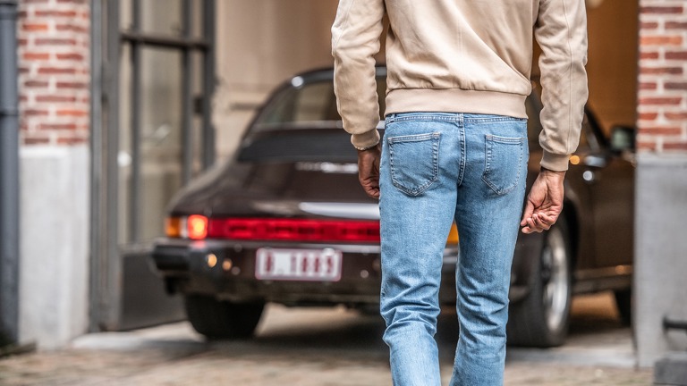 Build a high margin clothing business with no inventory or rent.